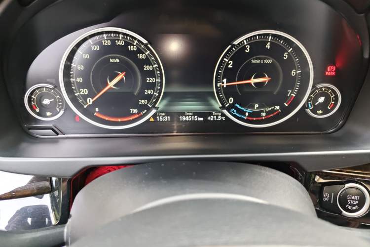 Used BMW X6 2017 xDrive28i Odometer Close Up