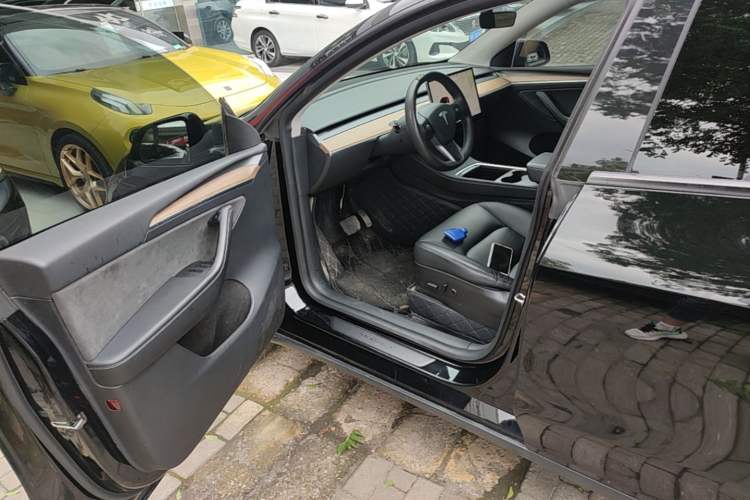 Used Tesla Model Y 2021 Standard Range Rear-Wheel Drive Version