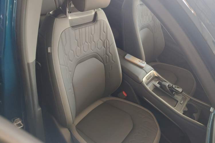 Used Ford Edge 2023 Ford Explorer L 2.0T EcoBoost Two-Wheel Drive 7-Seater Luxury Model