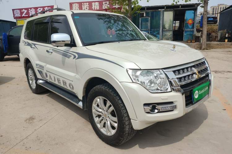 Used Mitsubishi Pajero 2017 V97 3.8L 5-Door GLS Model with Sunroof – Middle East
