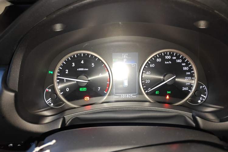 Used Lexus NX 2015 300h Front-Drive Fēngshàng Edition
