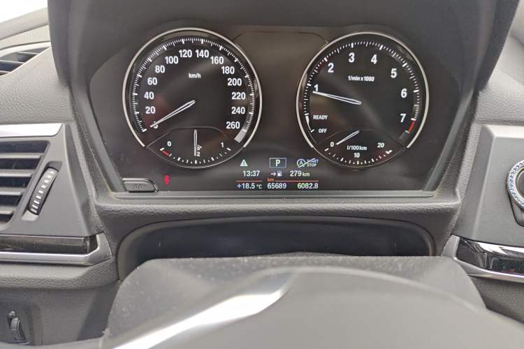 Used BMW 1 Series 2018 Facelifted 118i Sport Edition Odometer Close Up