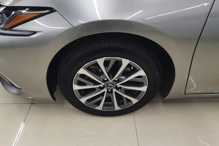 Used Lexus ES 2021 300h Excellence Edition