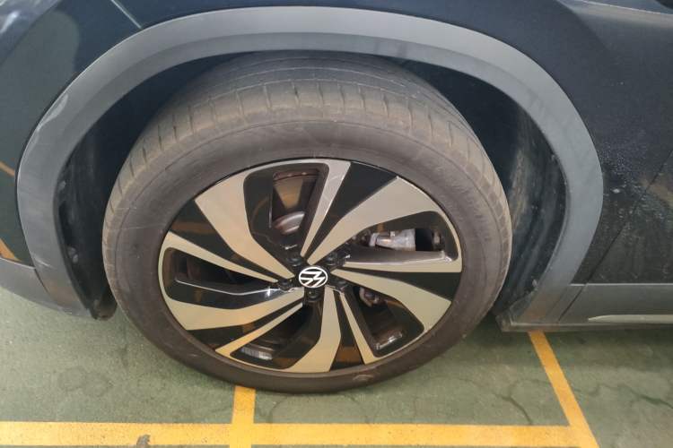 Used Volkswagen ID.6 CROZZ 2022 Standard Range PURE Edition Left Front Wheel Hub