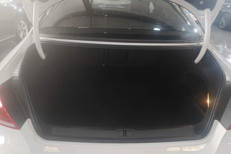 Used Volkswagen FAW-Volkswagen CC 2016 1.8TSI Prestige Model Trunk