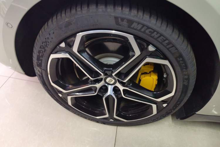 Used Xiaomi Auto SU7 2024 Rear-Drive Ultra-Long Range Advanced Pro-Level Intelligent Driving Version
