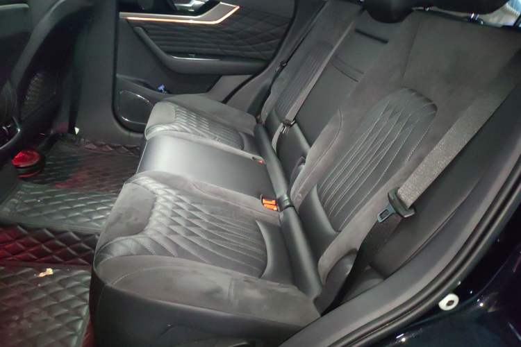 Used Hongqi HS5 2022 Revised Version 2.0T Smart Connect Flagship Edition
