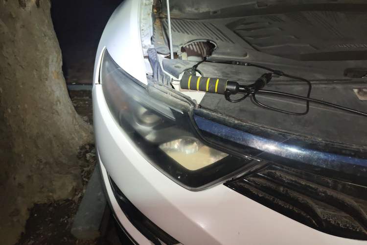 Used Soueast DX7 2017 1.5T Automatic White Rider Trim Right Front Headlight