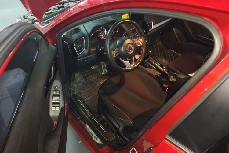 Used Mazda 3 Axela 2016 Sedan 1.5L Automatic Luxury Model
