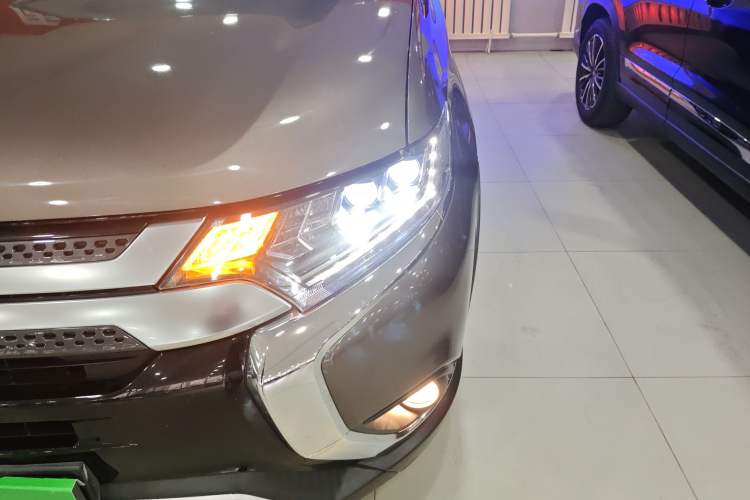 Used Mitsubishi Outlander 2020 2.4L 4x4 Zhi Xiang Edition 5 Seats
