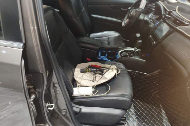 Used Nissan X-Trail 2020 2.0L XL ITS 3-Row CVT 2WD SmartConnect 7-Seater Comfort Edition
