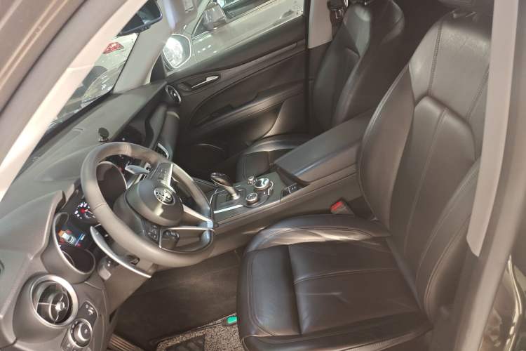 Used Alfa Romeo Stelvio 2017 2.0T 200HP Elite Edition
