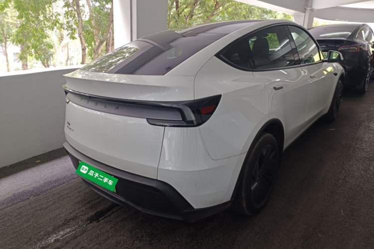 Used Tesla Model Y 2025 Rear-Wheel-Drive Version Rear Right 45 Deg