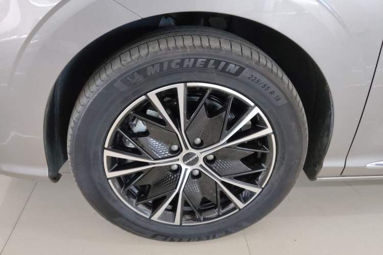 Used Roewe iMAX8 2023 400TGI Comfort Edition Left Front Wheel Hub