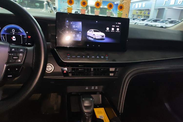 Used Toyota Camry 2024 Dual-Motor 2.0 HE Elite Edition
