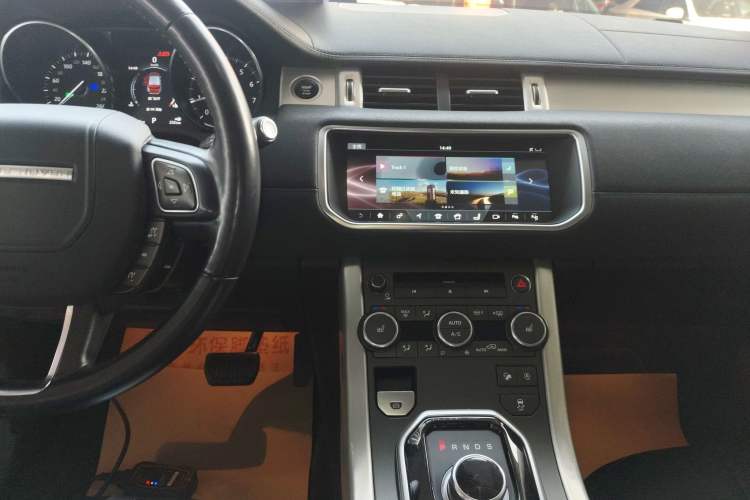 Used Land Rover Range Rover Evoque 2018 240 PS SE Smart Brilliance Edition
