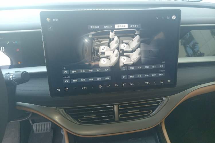 Used Denza D9 2024 DM-i 980 Four-Wheel Drive Flagship Model