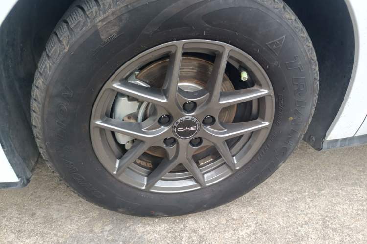 Used BYD Seal 06 New Energy 2024 DM-i 80KM Luxury Model Left Front Wheel Hub