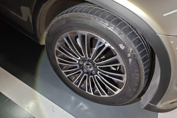 Used Mercedes-Benz GLC 2019 GLC 200 L 4MATIC Right Front Wheel Hub