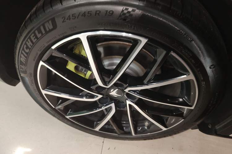 Used ARCFOX Alpha S5 2024 708MAX 200kW
