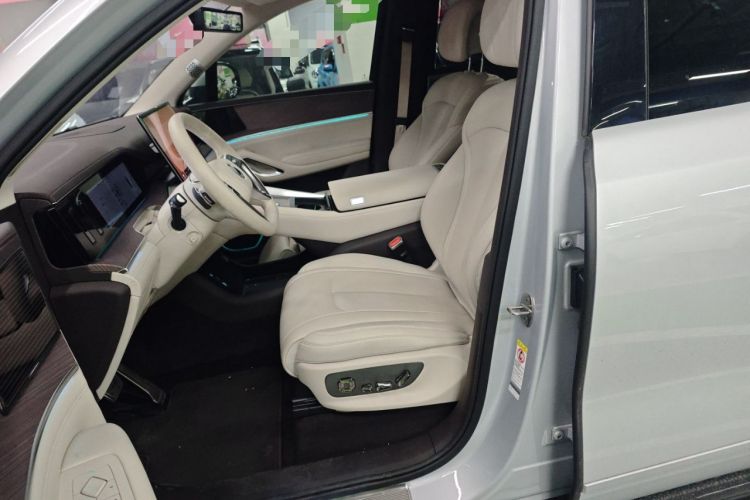 Used Denza N9 2025 Flagship Model Left Front Seat