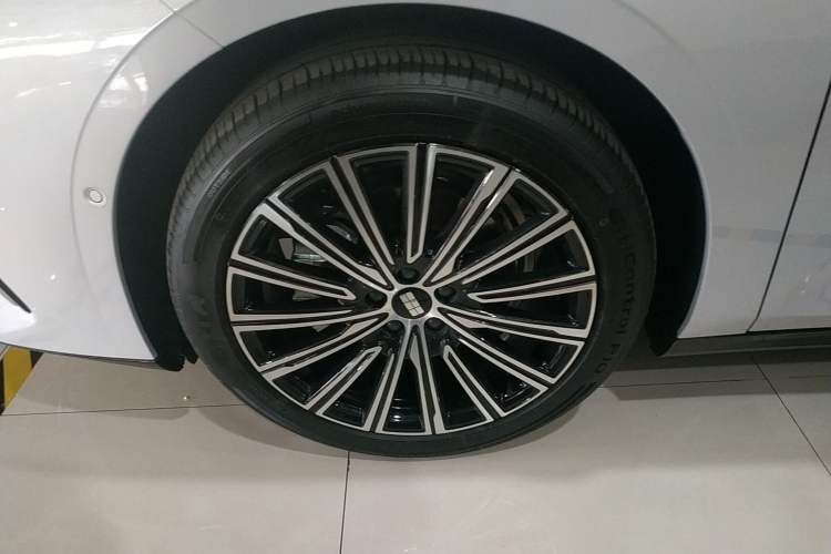 Used Geely Galaxy 8 2025 130km EM-i Flagship Edition
