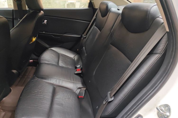 Used Kia K2 2011 Sedan 1.6L Automatic Transmission Premium Left Rear Seat