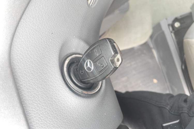 Used Mercedes-Benz Vito 2011 2.5L Elite Edition
