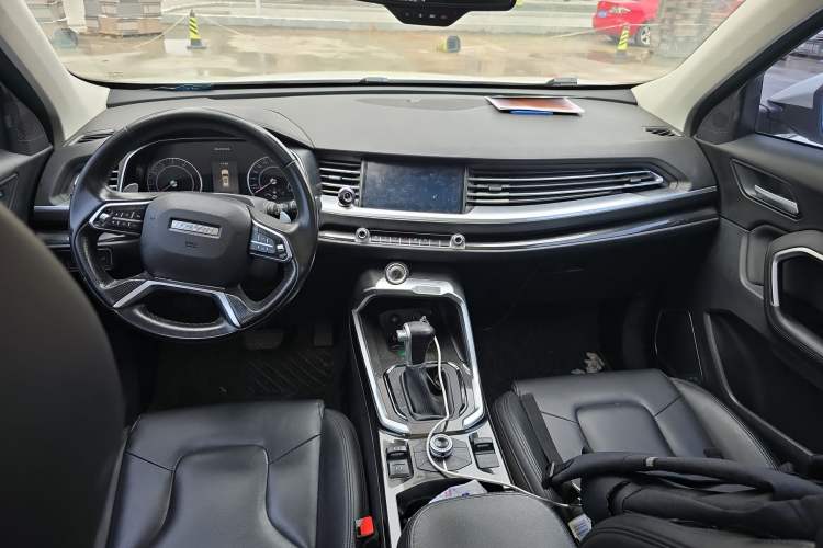 Used Haval H6 2017 Blue Label 1.5T Automatic Two-Wheel Drive ZhiShang Model Interior 2
