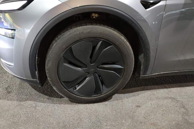 Used Tesla Model Y 2025 Rear-Wheel-Drive Version Left Front Wheel Hub