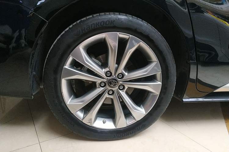 Used Toyota Sienna 2023 2.5L Hybrid Platinum Edition
