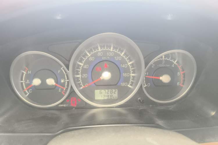 Used Higer Longwei 2015 2.8T Diesel Manual Two-Wheel Drive Big Double Classic Edition JE493
