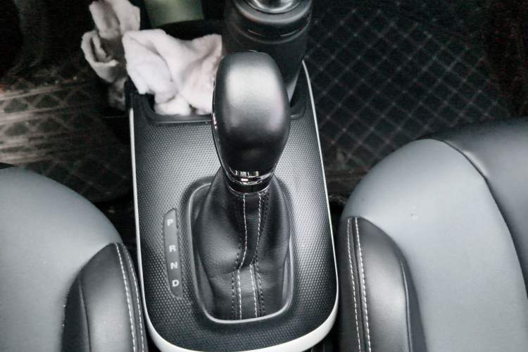 Used Roewe Clever 2022 311km QiQi BoBo Edition Gear Lever