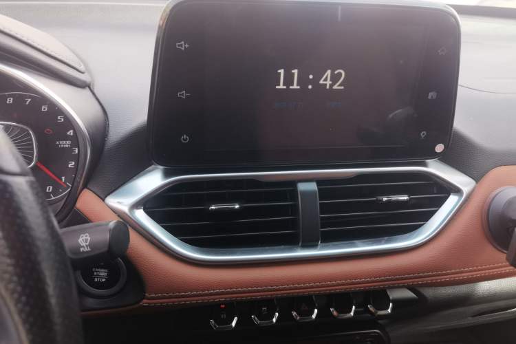 Used Baojun 510 2017 1.5L Automatic Luxury Model Audio And AC Panel