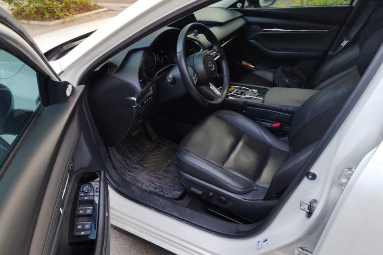 Used Mazda 3 Axela 2023 2.0L Automatic ZhiZhen Edition