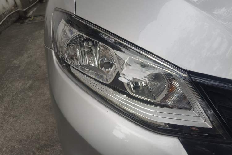 Used Nissan Tiida 2016 1.6L CVT Cool Dynamic Edition