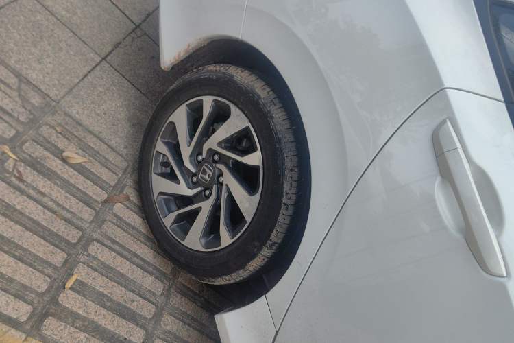 Used Honda Civic 2019 180TURBO CVT Shangyue Edition China VI Emission Standard Right Rear Wheel Hub