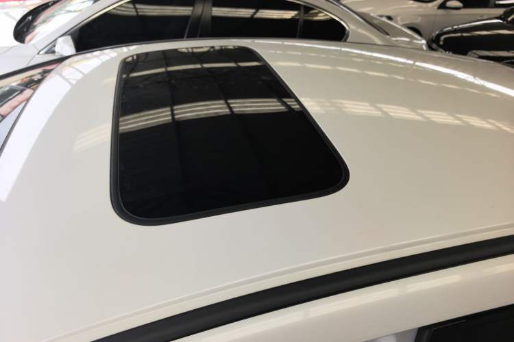 Used Honda Jade 2017 1.8L automatic Comfort version 5 seats Roof