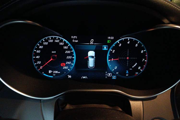 Used Mercedes-Benz GLC 2020 Facelift GLC 300 L 4MATIC Dynamic Edition
