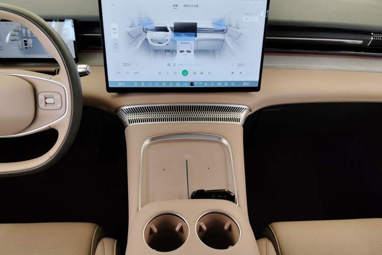 Used XPeng X9 2025 740 Ultra-Long Range Max
