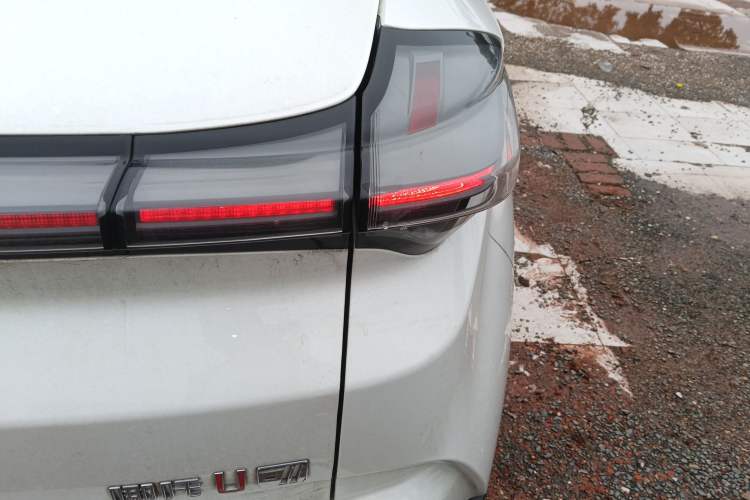 Used NETA U 2023 NETA U-Ⅱ Challenge Edition 500 U Show – Lithium Iron Phosphate Right Rear Taillight