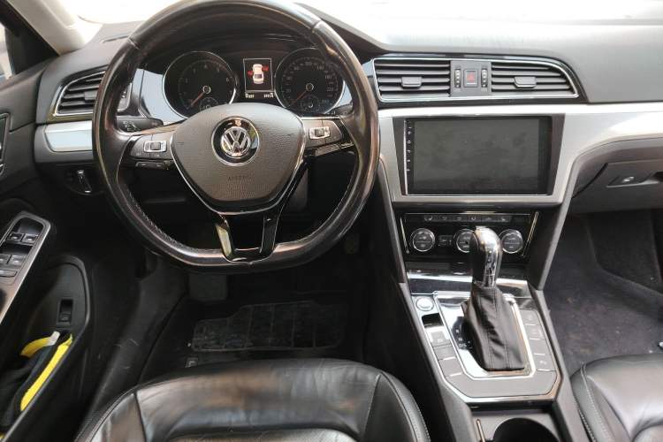 Used Volkswagen Lamando 2015 330TSI DSG Luxury Edition