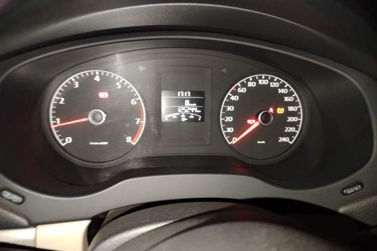 Used Volkswagen Sagitar 2014 1.6L Manual Comfort Model
