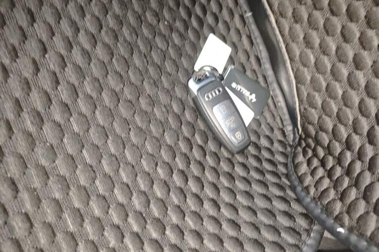 Used Audi Q5 e-tron 2023 40 e-tron Starry Edition Mecha Kit Vehicle Key