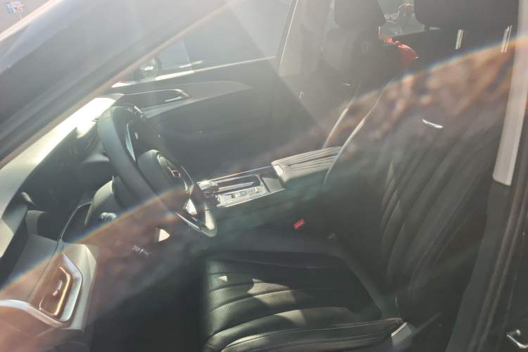 Used Hongqi H5 2024 2.0T Automatic Smart Connect Flagship Edition Left Front Seat