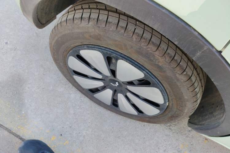 Used Wuling Bingo 2023 333 km Lingxi Connected+ Version Right Rear Wheel Hub