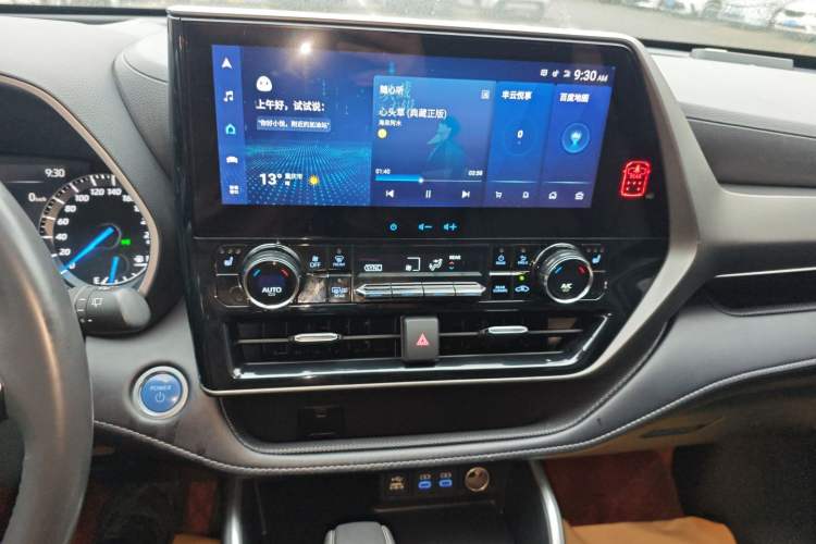 Used Toyota Highlander 2022 Dual-Engine 2.5L Four-Wheel Drive Prestige Version 7 Seats Audio And AC Panel