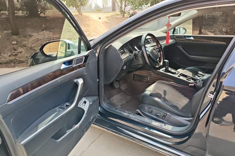 Used Volkswagen Magotan 2019 330TSI DSG Luxury Version China VI Standard