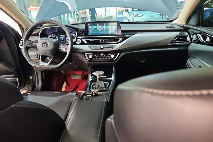 Used CHANGAN Ruicheng CC 2021 Blue Whale Edition 1.5T DCT Elite Model Center Console
