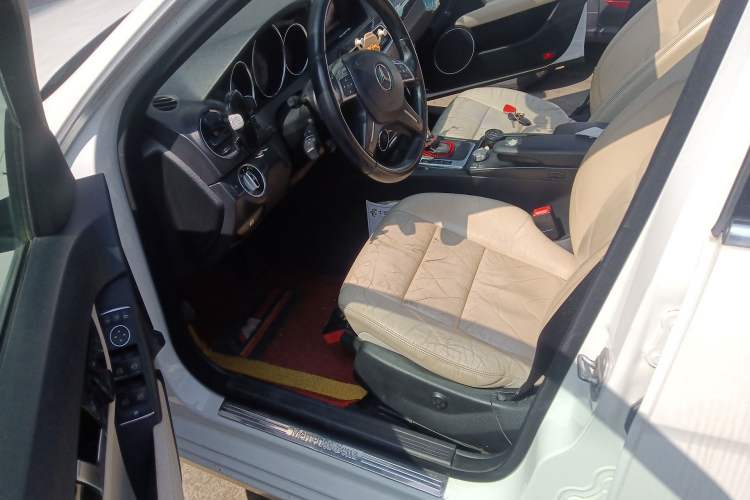 Used Mercedes-Benz C-Class 2011 C 200 CGI Fashion Model